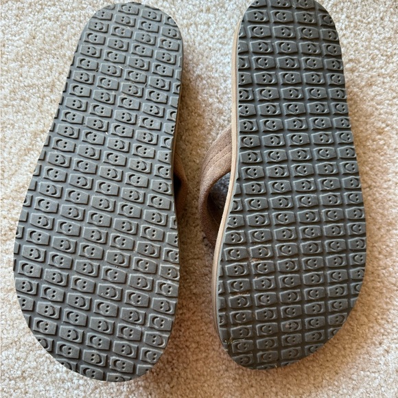 Tan Men’s Sanuk Flip Flops - Picture 2 of 3